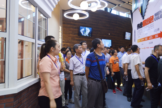 國(guó)家標(biāo)準(zhǔn)GB/T 8478《鋁合金門窗》審查會(huì)在佛山順利召開(圖13) 國(guó)家標(biāo)準(zhǔn)GB/T 8478《鋁合金門窗》審查會(huì)在佛山順利召開(圖13)